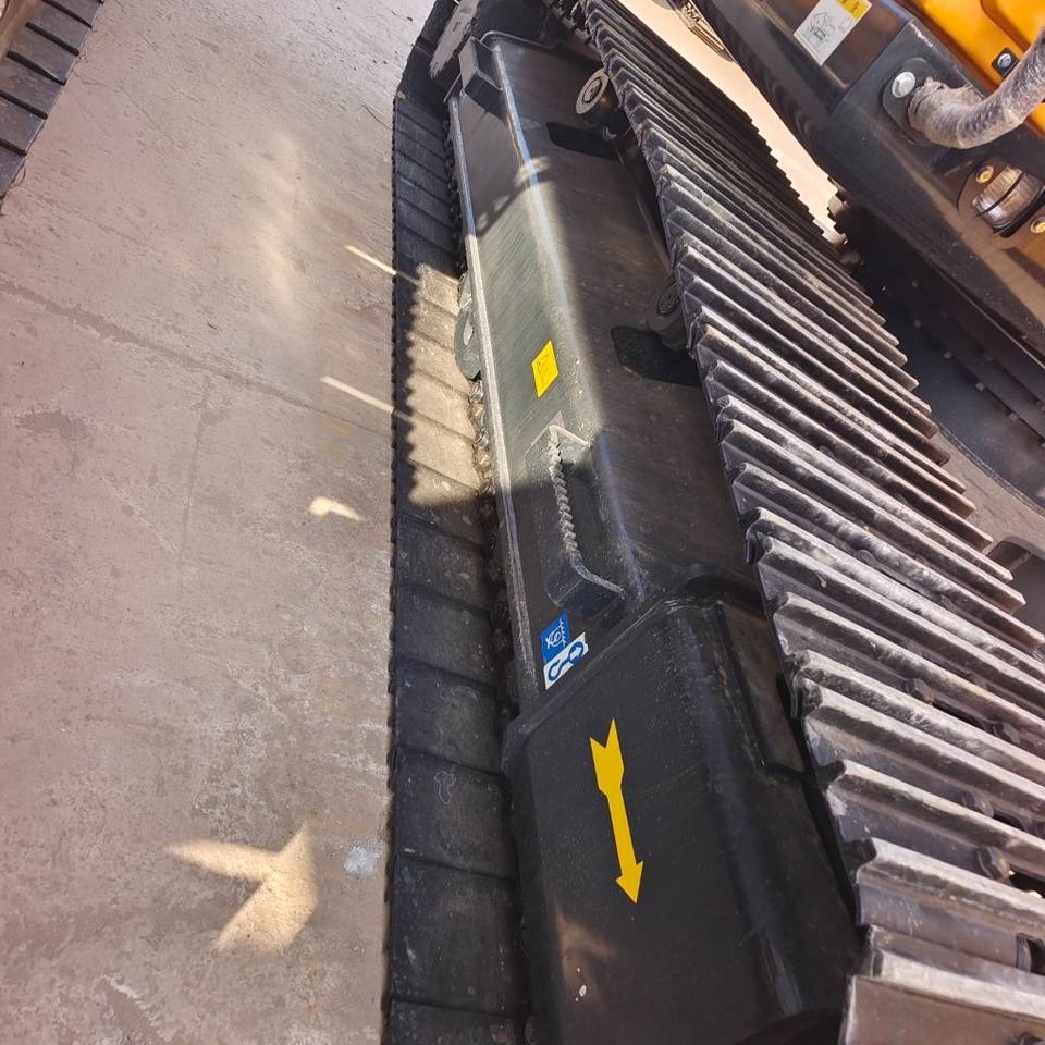 Hyundai 220LC-9T - Kāpurķēžu ekskavators: foto 2 Hyundai 220LC-9T - Kāpurķēžu ekskavators: foto 2