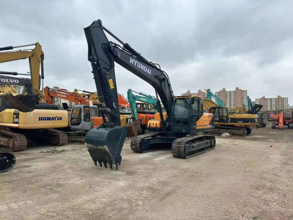 Hyundai 225LC-9T - Kāpurķēžu ekskavators: foto 3 Hyundai 225LC-9T - Kāpurķēžu ekskavators: foto 3