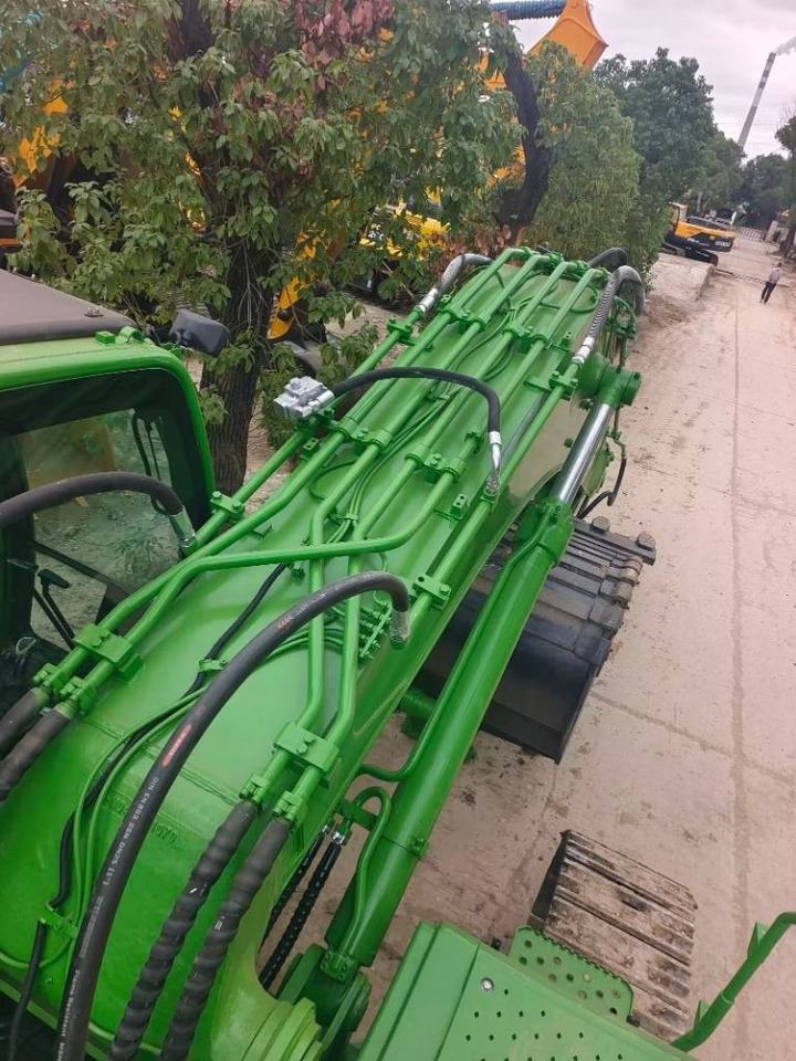 Hyundai 305 LC-9S - Kāpurķēžu ekskavators: foto 4 Hyundai 305 LC-9S - Kāpurķēžu ekskavators: foto 4