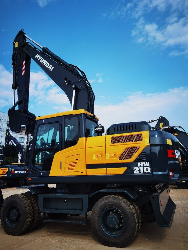 Hyundai HW 210 A - Kāpurķēžu ekskavators: foto 3 Hyundai HW 210 A - Kāpurķēžu ekskavators: foto 3