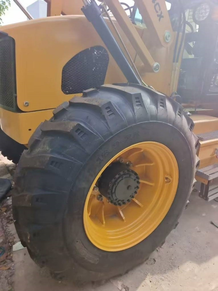 JCB 4 CX - Ekskavators-iekrāvējs: foto 5 JCB 4 CX - Ekskavators-iekrāvējs: foto 5