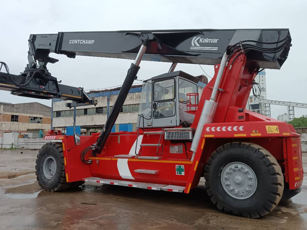 Kalmar DRF 450 - Sānu konteineru krāvējs: foto 1 Kalmar DRF 450 - Sānu konteineru krāvējs: foto 1