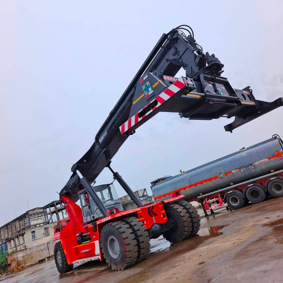 Kalmar DRF 450 - Sānu konteineru krāvējs: foto 3 Kalmar DRF 450 - Sānu konteineru krāvējs: foto 3