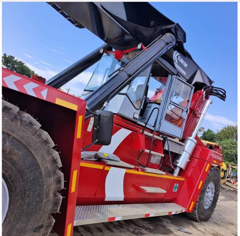 Kalmar DRF 450 - Sānu konteineru krāvējs: foto 5 Kalmar DRF 450 - Sānu konteineru krāvējs: foto 5