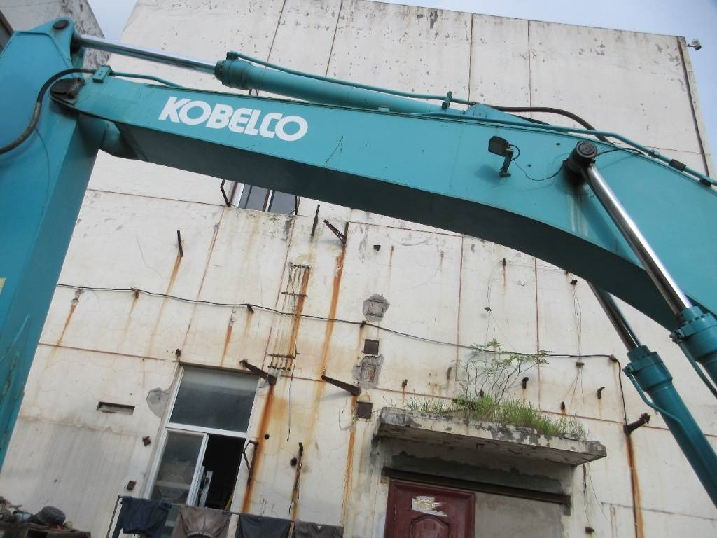 Kobelco SK 200 - Kāpurķēžu ekskavators: foto 5 Kobelco SK 200 - Kāpurķēžu ekskavators: foto 5