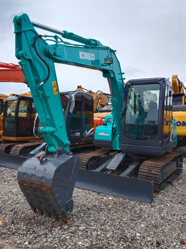 Kobelco SK 75 - Kāpurķēžu ekskavators: foto 1 Kobelco SK 75 - Kāpurķēžu ekskavators: foto 1