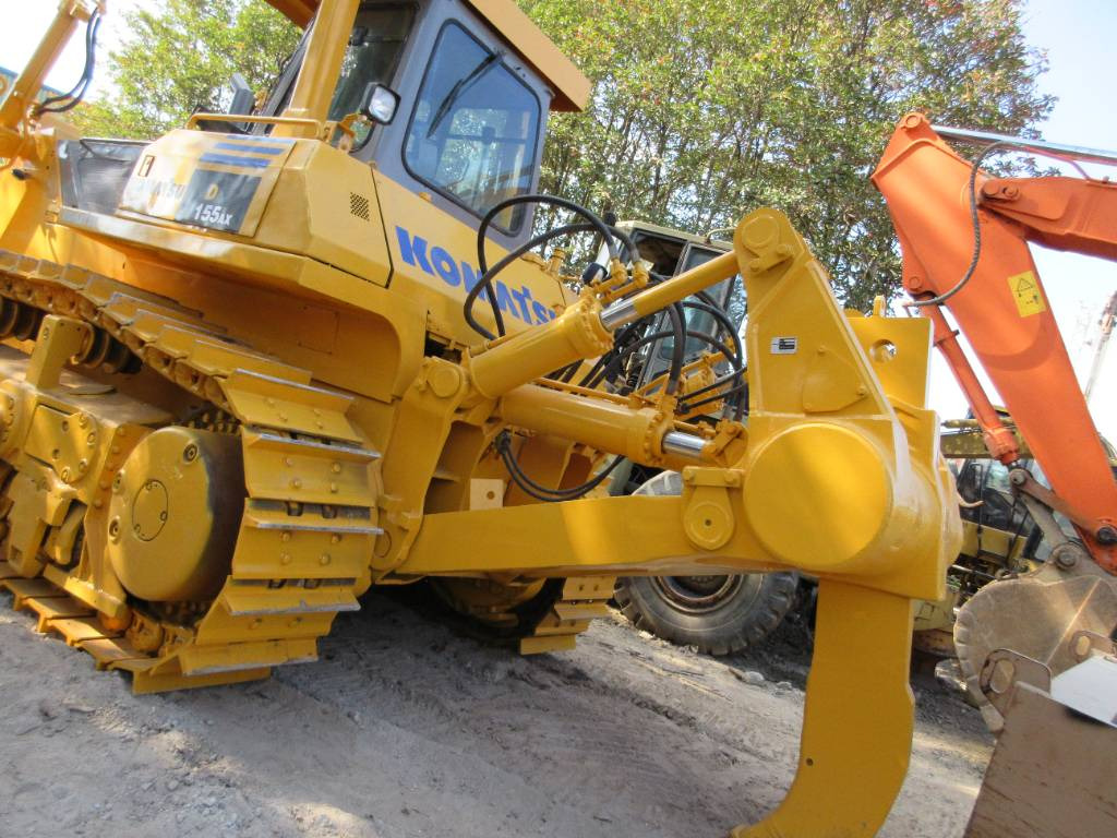 Komatsu D 155A - Buldozers: foto 1 Komatsu D 155A - Buldozers: foto 1
