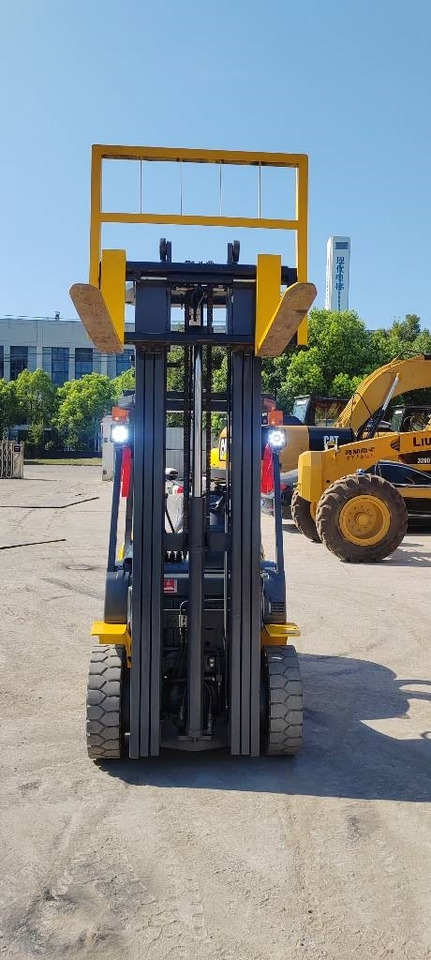 Komatsu FD 30 T-17 - Dīzeļiekrāvējs: foto 5 Komatsu FD 30 T-17 - Dīzeļiekrāvējs: foto 5