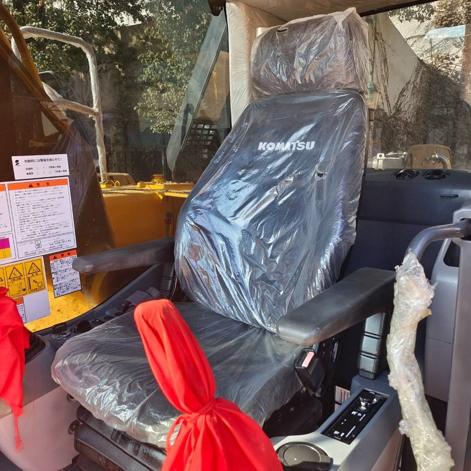 Komatsu PC 200 - Kāpurķēžu ekskavators: foto 3 Komatsu PC 200 - Kāpurķēžu ekskavators: foto 3