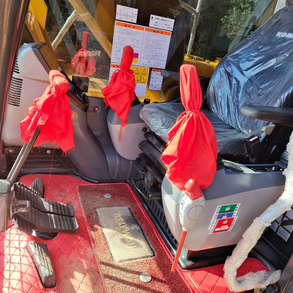 Komatsu PC 200 - Kāpurķēžu ekskavators: foto 5 Komatsu PC 200 - Kāpurķēžu ekskavators: foto 5