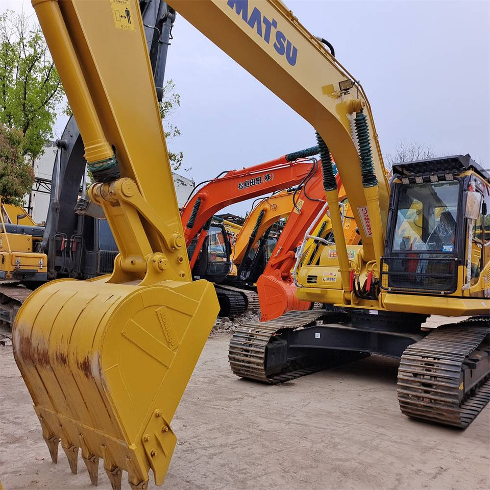 Komatsu PC 220-8 - Kāpurķēžu ekskavators: foto 3 Komatsu PC 220-8 - Kāpurķēžu ekskavators: foto 3