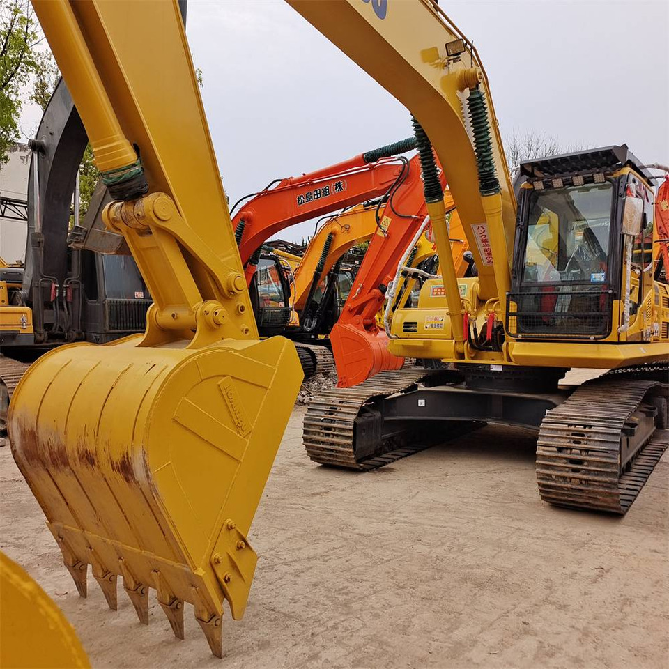 Komatsu PC 220-8 - Kāpurķēžu ekskavators: foto 4 Komatsu PC 220-8 - Kāpurķēžu ekskavators: foto 4