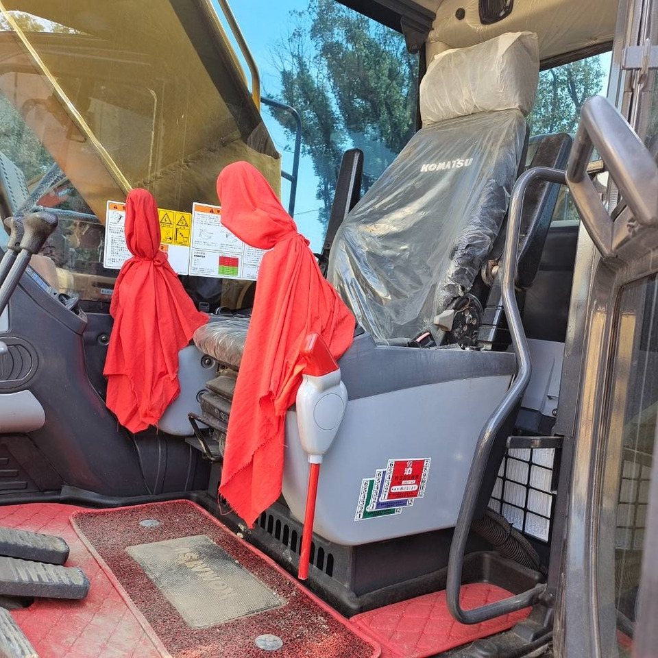 Komatsu PC 240 - Kāpurķēžu ekskavators: foto 4 Komatsu PC 240 - Kāpurķēžu ekskavators: foto 4