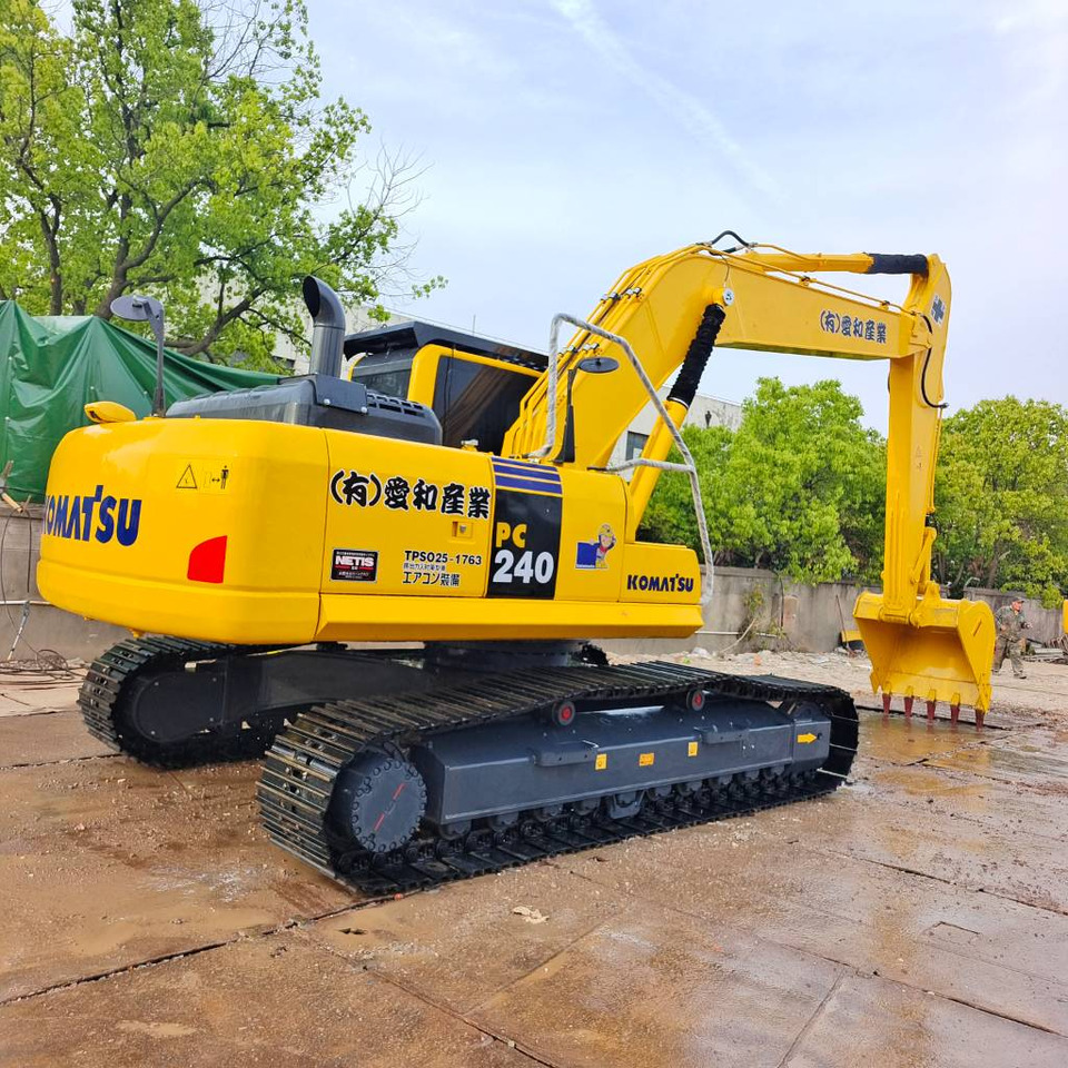 Komatsu PC 240 LC-8 - Kāpurķēžu ekskavators: foto 1 Komatsu PC 240 LC-8 - Kāpurķēžu ekskavators: foto 1
