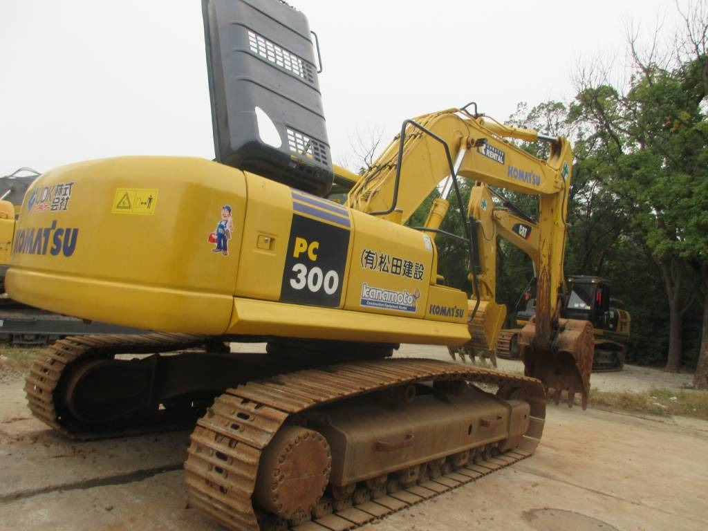 Komatsu PC 300 - Kāpurķēžu ekskavators: foto 1 Komatsu PC 300 - Kāpurķēžu ekskavators: foto 1