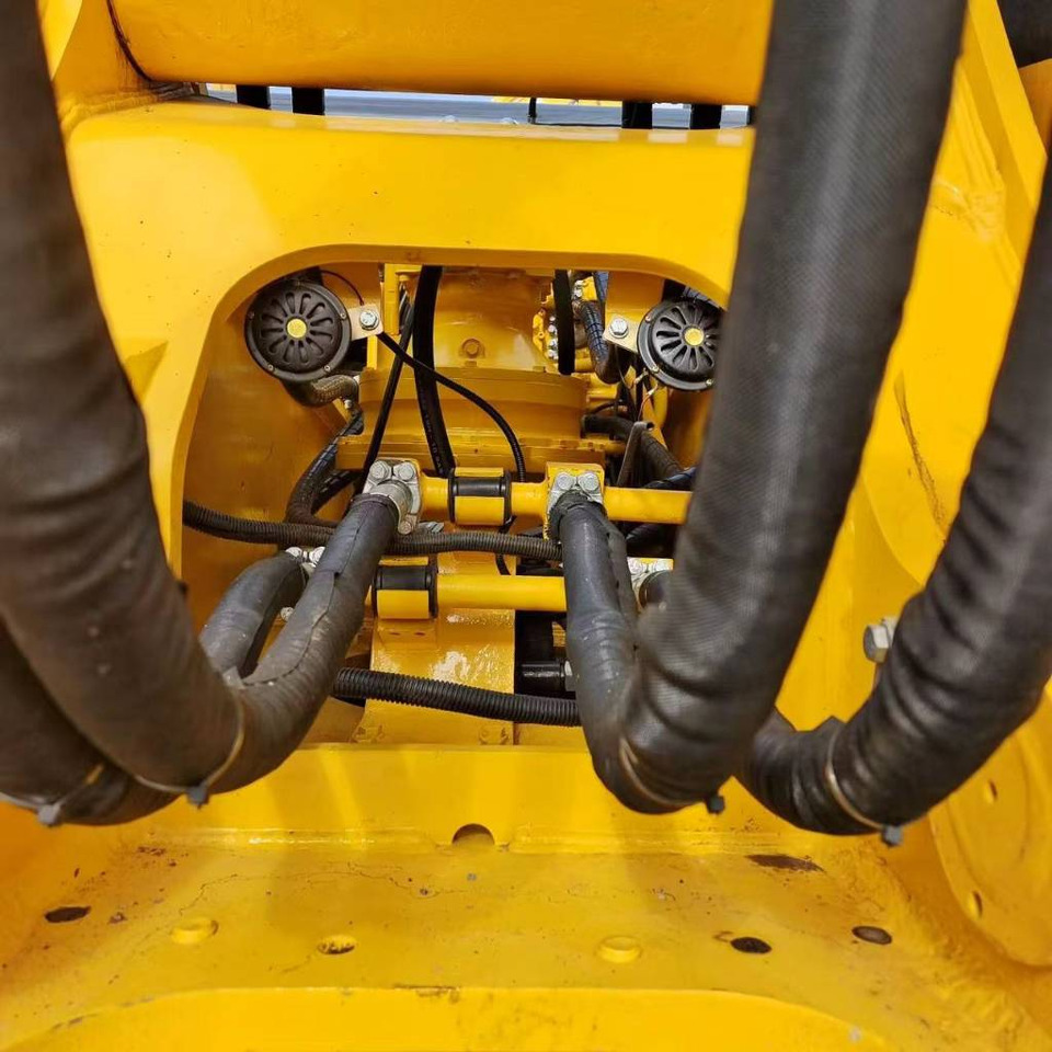 Komatsu PC 350 LC-7 - Kāpurķēžu ekskavators: foto 5 Komatsu PC 350 LC-7 - Kāpurķēžu ekskavators: foto 5