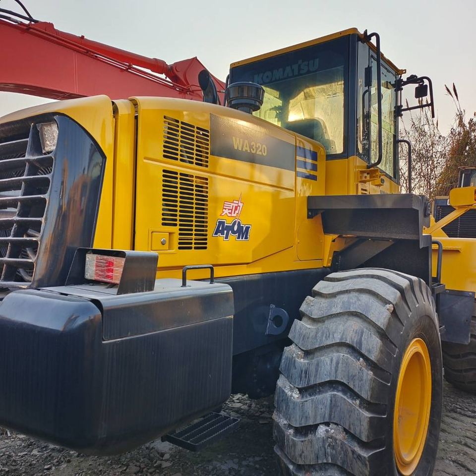 Komatsu WA 320-5 - Riteņu iekrāvējs: foto 1 Komatsu WA 320-5 - Riteņu iekrāvējs: foto 1