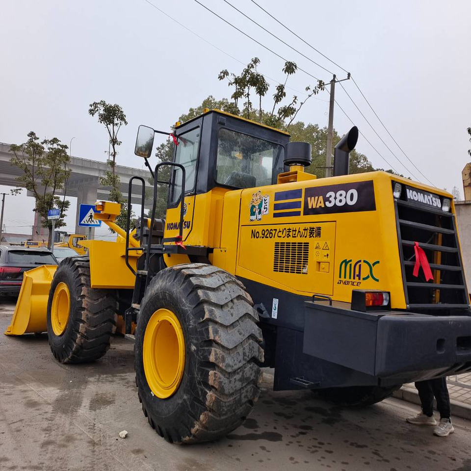 Komatsu WA 380-3 - Riteņu iekrāvējs: foto 1 Komatsu WA 380-3 - Riteņu iekrāvējs: foto 1