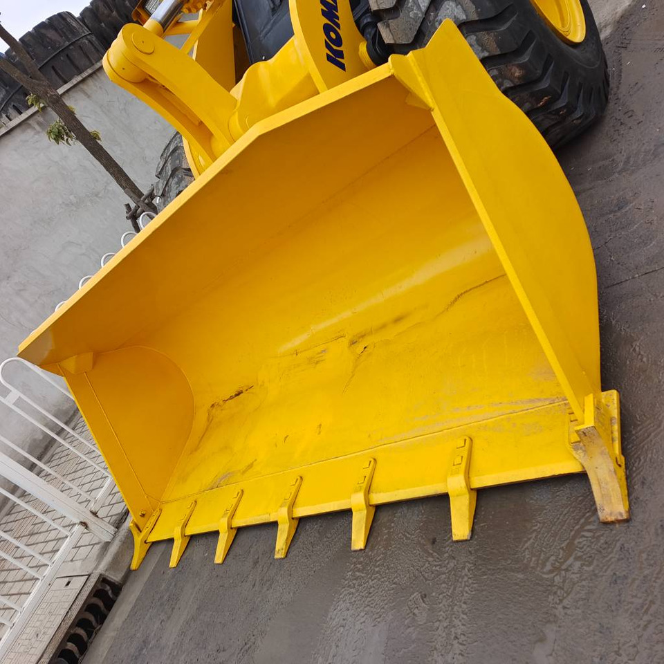 Komatsu WA 380-3 - Riteņu iekrāvējs: foto 3 Komatsu WA 380-3 - Riteņu iekrāvējs: foto 3