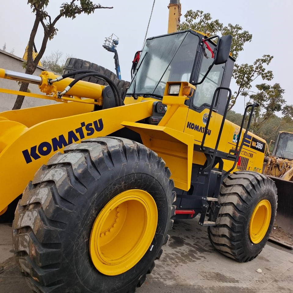 Komatsu WA 380 - Riteņu iekrāvējs: foto 4 Komatsu WA 380 - Riteņu iekrāvējs: foto 4