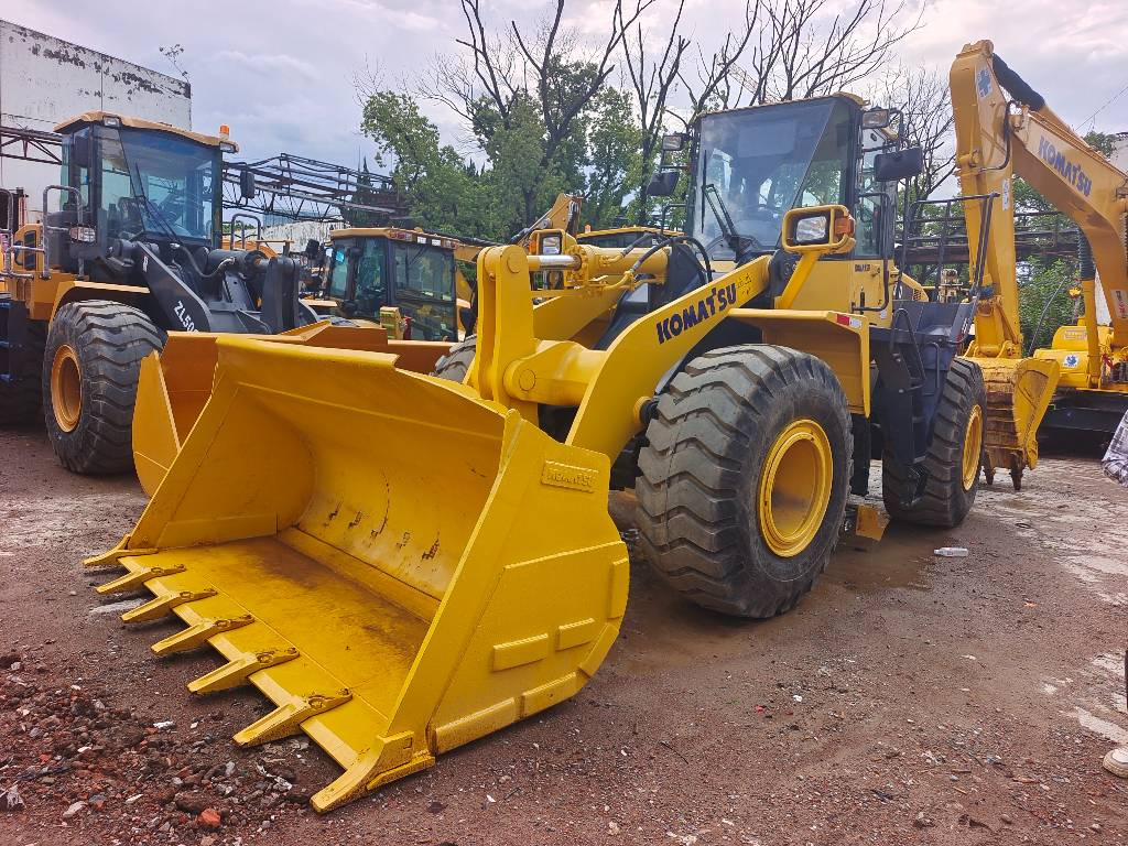 Komatsu WA 380 - Riteņu iekrāvējs: foto 1 Komatsu WA 380 - Riteņu iekrāvējs: foto 1