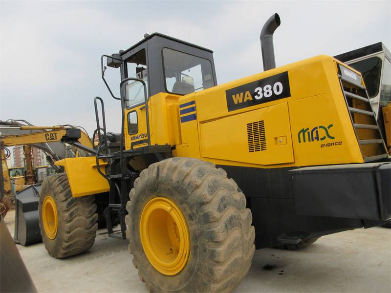 Komatsu WA 380 - Riteņu iekrāvējs: foto 1 Komatsu WA 380 - Riteņu iekrāvējs: foto 1