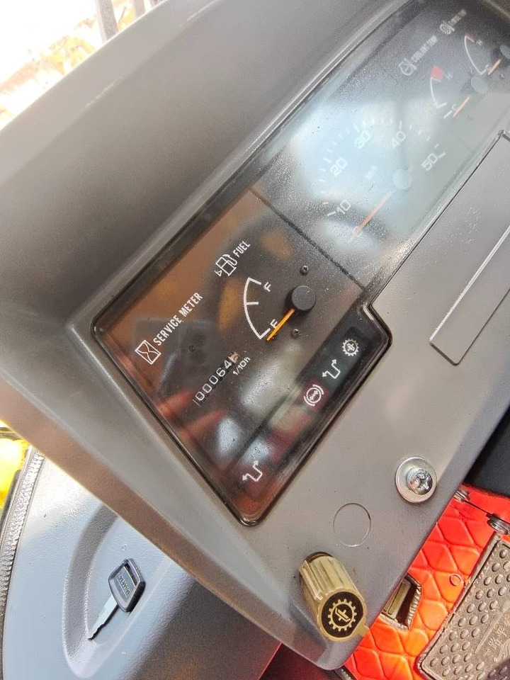 Komatsu WA 470-3 - Riteņu iekrāvējs: foto 5 Komatsu WA 470-3 - Riteņu iekrāvējs: foto 5