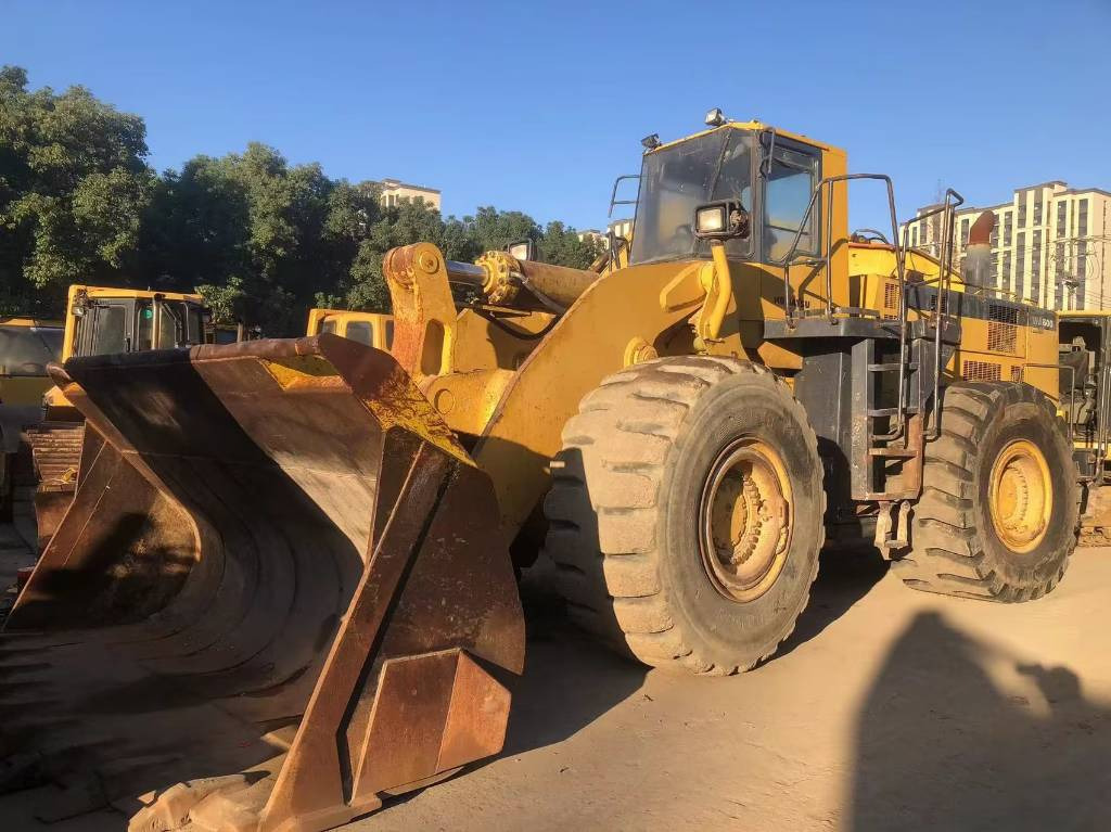 Komatsu WA 600-3 - Riteņu iekrāvējs: foto 2 Komatsu WA 600-3 - Riteņu iekrāvējs: foto 2