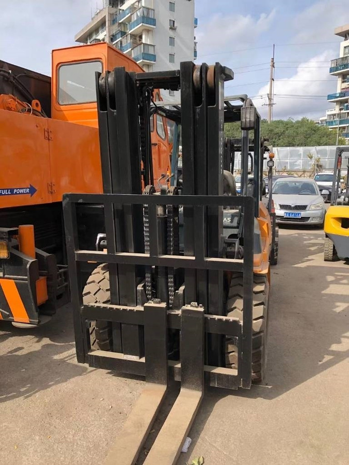 Toyota FD 50 - Dīzeļiekrāvējs: foto 2 Toyota FD 50 - Dīzeļiekrāvējs: foto 2