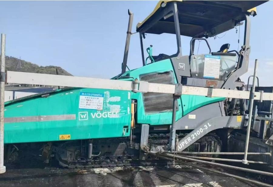 Vögele 2100-3 - Asfalta klājējs: foto 1 Vögele 2100-3 - Asfalta klājējs: foto 1