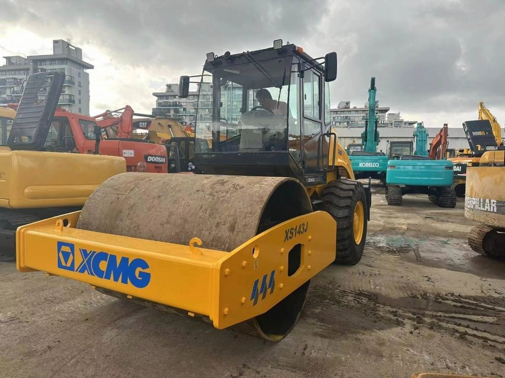 XCMG XS 143 - Kāpurķēžu ekskavators: foto 2 XCMG XS 143 - Kāpurķēžu ekskavators: foto 2