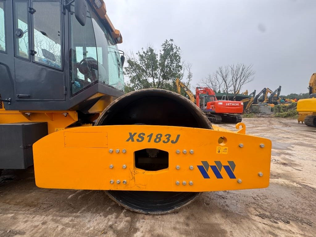 XCMG XS 183 J - Vibrorullis: foto 4 XCMG XS 183 J - Vibrorullis: foto 4