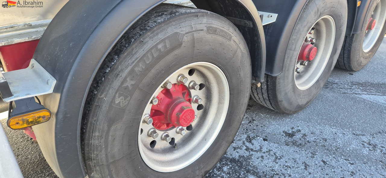 Feldbinder EUT 40.3 Liftachse, Scheibenbremse 2 Kammern, Top Zustand - Silosa puspiekabe: foto 4 Feldbinder EUT 40.3 Liftachse, Scheibenbremse 2 Kammern, Top Zustand - Silosa puspiekabe: foto 4