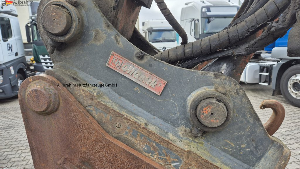 Hitachi 225 USLC - Kāpurķēžu ekskavators: foto 3 Hitachi 225 USLC - Kāpurķēžu ekskavators: foto 3