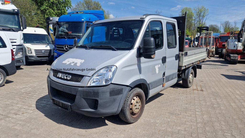 Iveco C25C DOKA AHK - Automašīna ar kravas platformu: foto 1 Iveco C25C DOKA AHK - Automašīna ar kravas platformu: foto 1