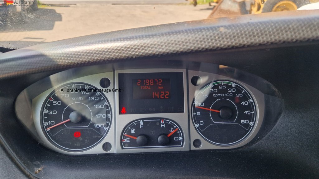 Iveco C25C DOKA AHK - Automašīna ar kravas platformu: foto 5 Iveco C25C DOKA AHK - Automašīna ar kravas platformu: foto 5