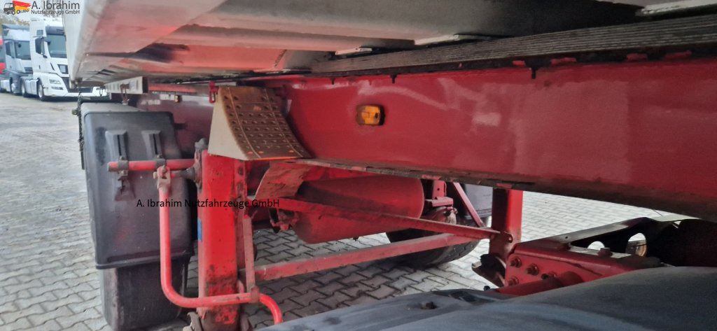 Kempf SKM 35/3 33 cbm Liftachse, Trommelbremse - Puspiekabe pašizgāzējs: foto 3 Kempf SKM 35/3 33 cbm Liftachse, Trommelbremse - Puspiekabe pašizgāzējs: foto 3