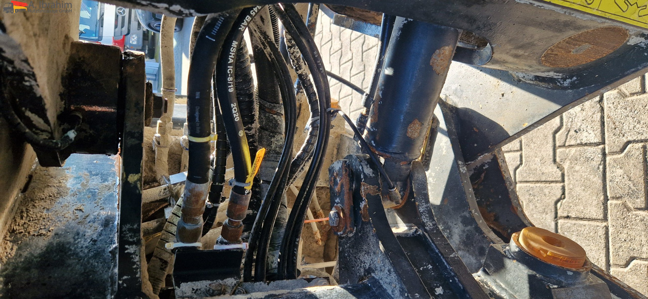 Komatsu WA 200 technisch ok. technische Wartung beim Komatsu Service - Riteņu iekrāvējs: foto 4 Komatsu WA 200 technisch ok. technische Wartung beim Komatsu Service - Riteņu iekrāvējs: foto 4