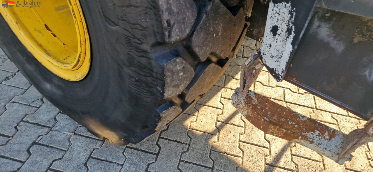 Komatsu WA 200 technisch ok. technische Wartung beim Komatsu Service - Riteņu iekrāvējs: foto 2 Komatsu WA 200 technisch ok. technische Wartung beim Komatsu Service - Riteņu iekrāvējs: foto 2