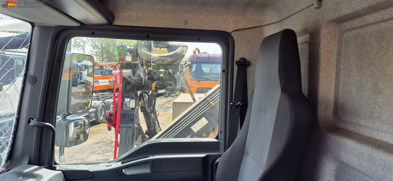 MAN TGL 8.150 4X2 BL Unfallschaden bedingt fahrbereit, Motor ok - Komercauto: foto 3 MAN TGL 8.150 4X2 BL Unfallschaden bedingt fahrbereit, Motor ok - Komercauto: foto 3