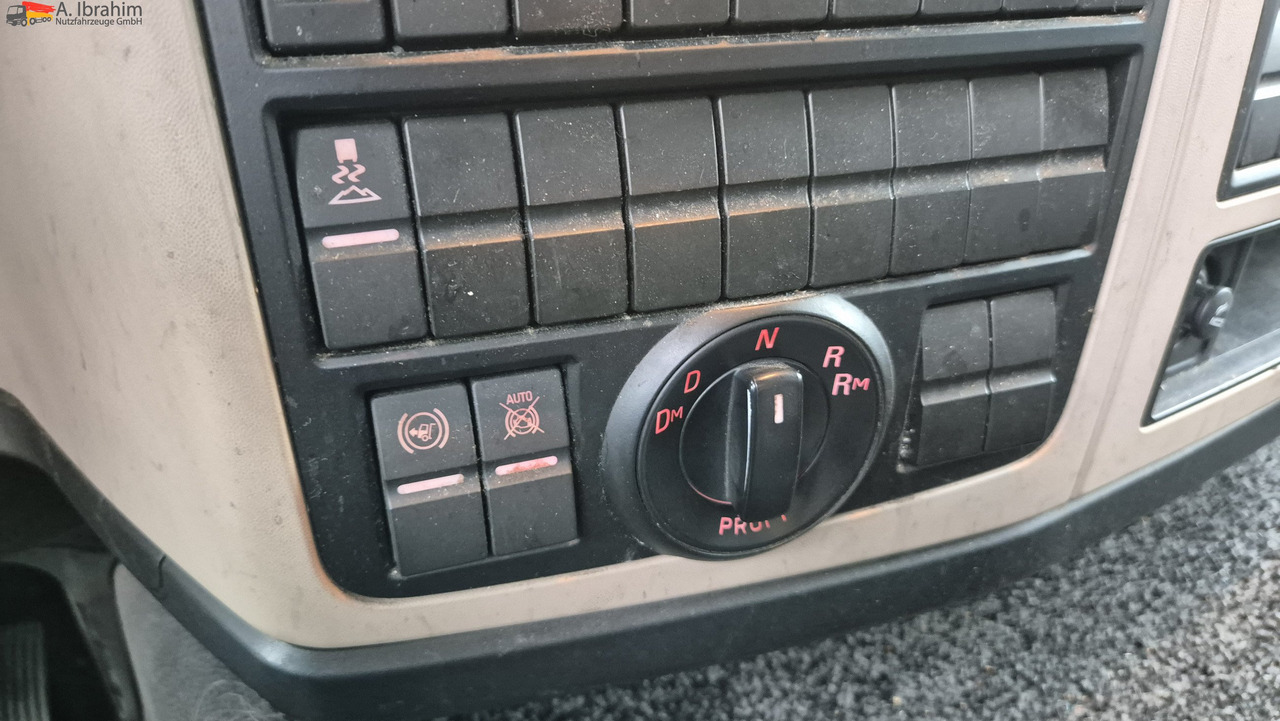 MAN 8.250 7,30 m Koffer, Navi, Topzustand - Furgons ar slēgtā virsbūve: foto 5 MAN 8.250 7,30 m Koffer, Navi, Topzustand - Furgons ar slēgtā virsbūve: foto 5