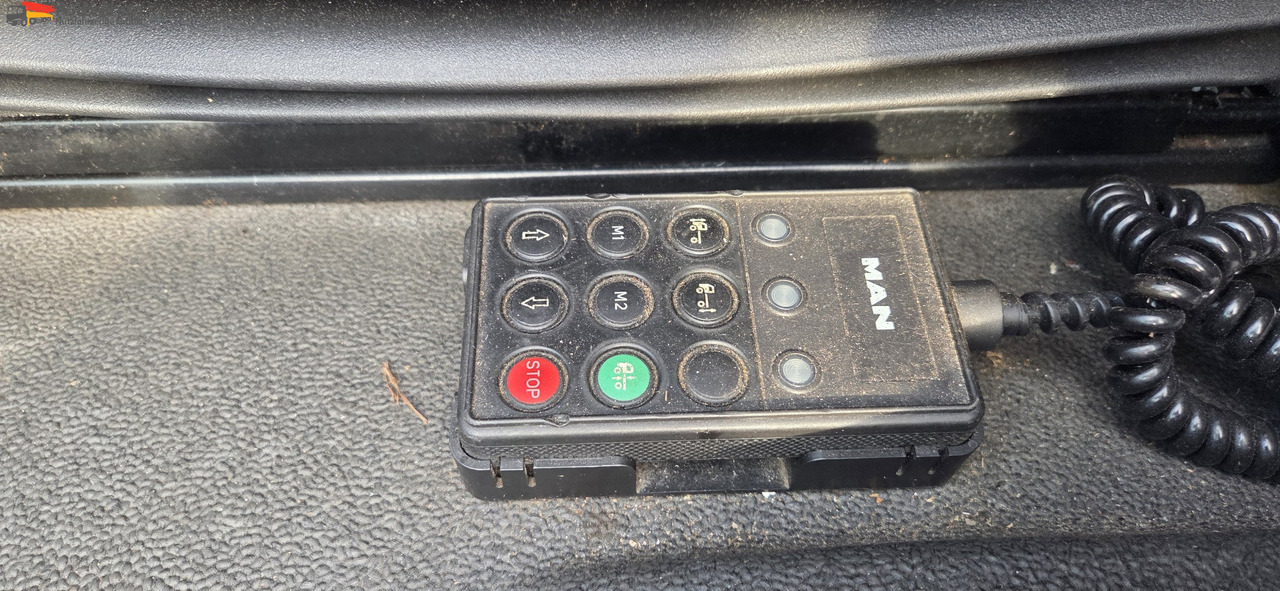 MAN TGM 18.290 Carrier Supra 950 U | LBW | 2 Kammer MT | Schneeketten - Kravas automašīna refrižerators: foto 4 MAN TGM 18.290 Carrier Supra 950 U | LBW | 2 Kammer MT | Schneeketten - Kravas automašīna refrižerators: foto 4