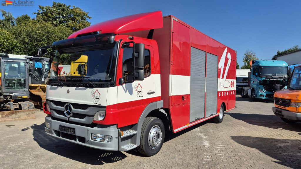 Mercedes-Benz 1222 Werkstattkoffer mit Regalsystem - Kravas automašīna ar slēgto virsbūvi: foto 1 Mercedes-Benz 1222 Werkstattkoffer mit Regalsystem - Kravas automašīna ar slēgto virsbūvi: foto 1