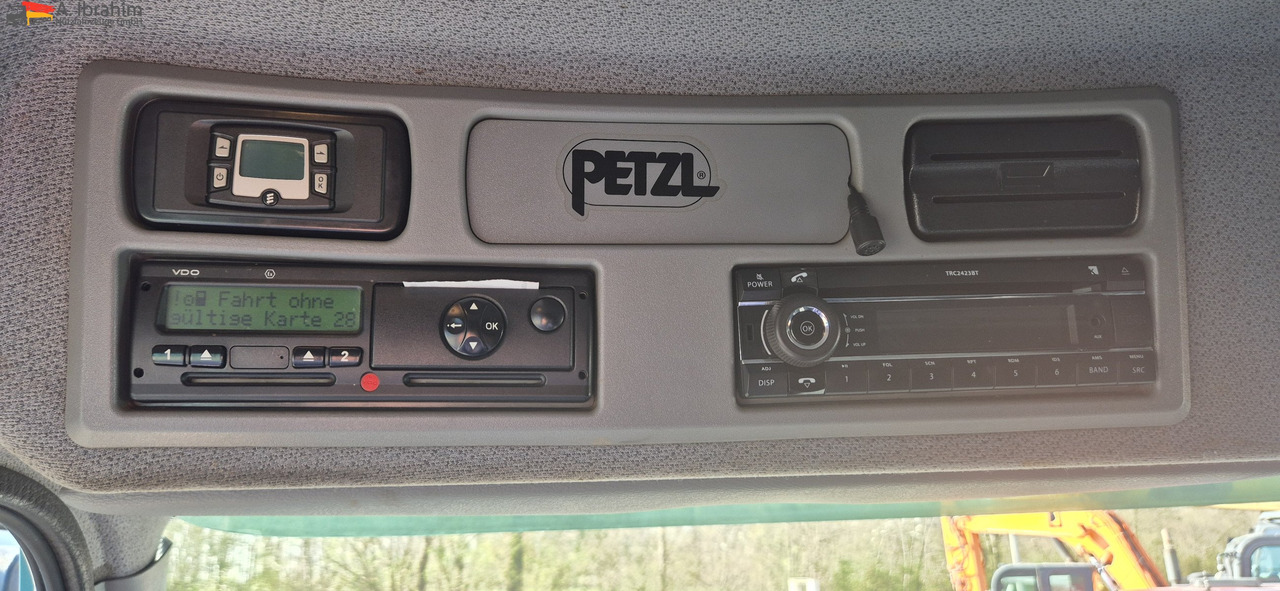 Mercedes-Benz 1824 Kipper Kran, Edelstahlaufbau Tierentsorgung - Kravas automašīna pašizgāzējs, Kravas auto ar manipulatoru: foto 3 Mercedes-Benz 1824 Kipper Kran, Edelstahlaufbau Tierentsorgung - Kravas automašīna pašizgāzējs, Kravas auto ar manipulatoru: foto 3