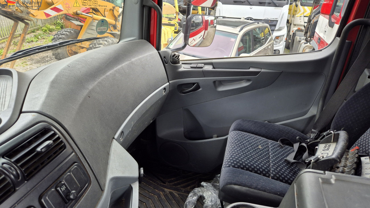 Mercedes-Benz 1829L mit Kran HIAB 111 Hiduo , Funk FB - Bortu kravas automašīna/ Platforma, Kravas auto ar manipulatoru: foto 3 Mercedes-Benz 1829L mit Kran HIAB 111 Hiduo , Funk FB - Bortu kravas automašīna/ Platforma, Kravas auto ar manipulatoru: foto 3