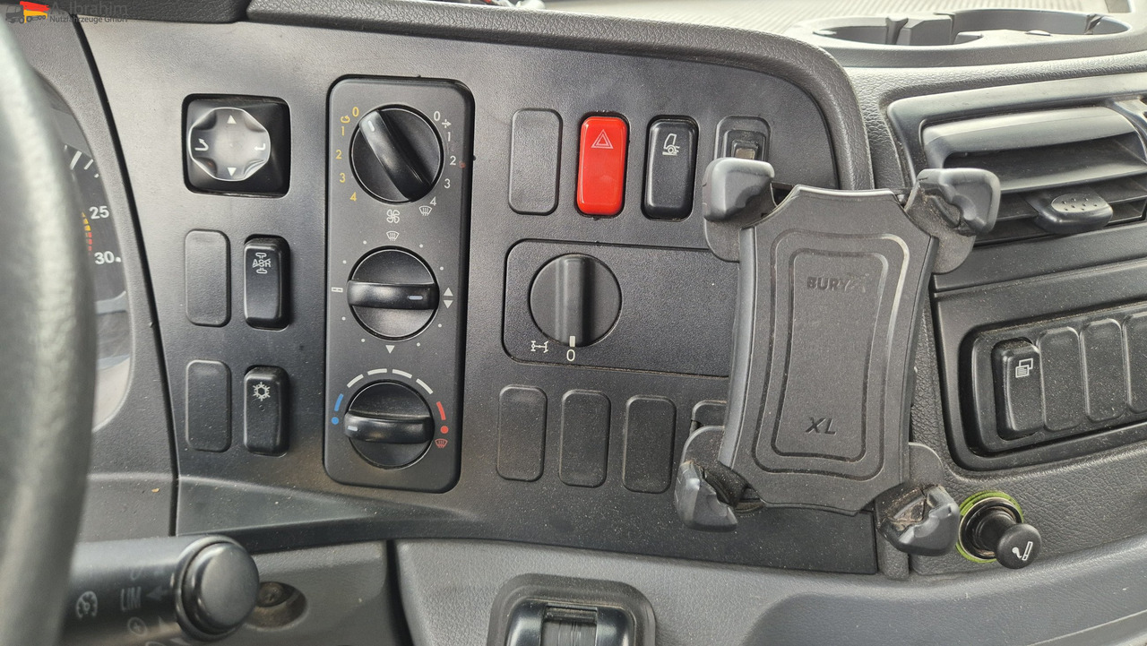 Mercedes-Benz 1833 HIAB Kran, Funk FB Scheckheft gepflegt bei Mercedes - Bortu kravas automašīna/ Platforma, Kravas auto ar manipulatoru: foto 5 Mercedes-Benz 1833 HIAB Kran, Funk FB Scheckheft gepflegt bei Mercedes - Bortu kravas automašīna/ Platforma, Kravas auto ar manipulatoru: foto 5