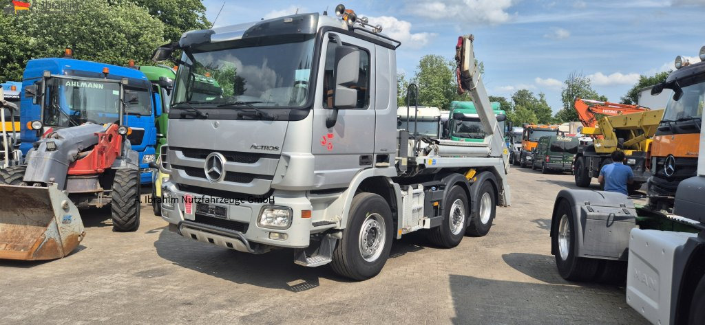 Mercedes-Benz 2544 L Meiller Absetzkipper 6x2, Vorlauf-Lenkachse - Būvgružu konteineru vedējs: foto 1 Mercedes-Benz 2544 L Meiller Absetzkipper 6x2, Vorlauf-Lenkachse - Būvgružu konteineru vedējs: foto 1