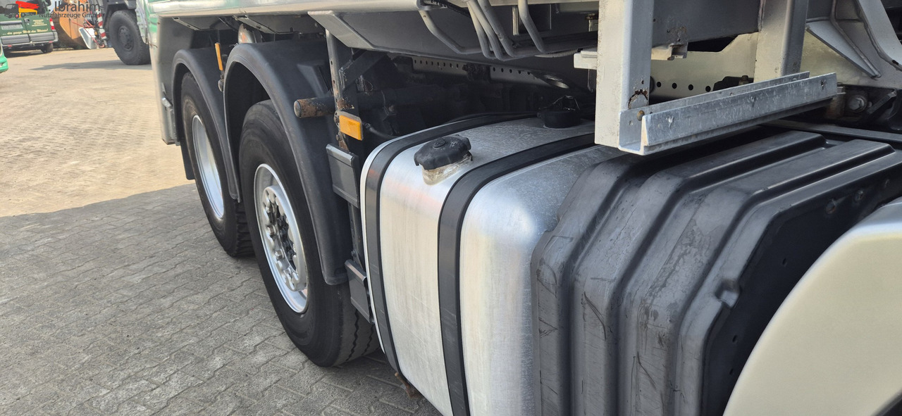 Mercedes-Benz 2546 L Meiller Absetzkipper 6x2, Vorlauf-Lenkachse, mp3 - Būvgružu konteineru vedējs: foto 5 Mercedes-Benz 2546 L Meiller Absetzkipper 6x2, Vorlauf-Lenkachse, mp3 - Būvgružu konteineru vedējs: foto 5