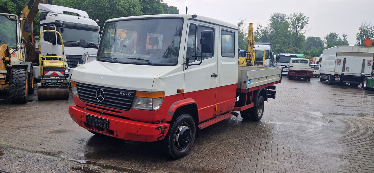 Mercedes-Benz 615D Doka Pritsche, Zustand gut - Automašīna ar kravas platformu, Kravas-pasažieru furgons: foto 1 Mercedes-Benz 615D Doka Pritsche, Zustand gut - Automašīna ar kravas platformu, Kravas-pasažieru furgons: foto 1