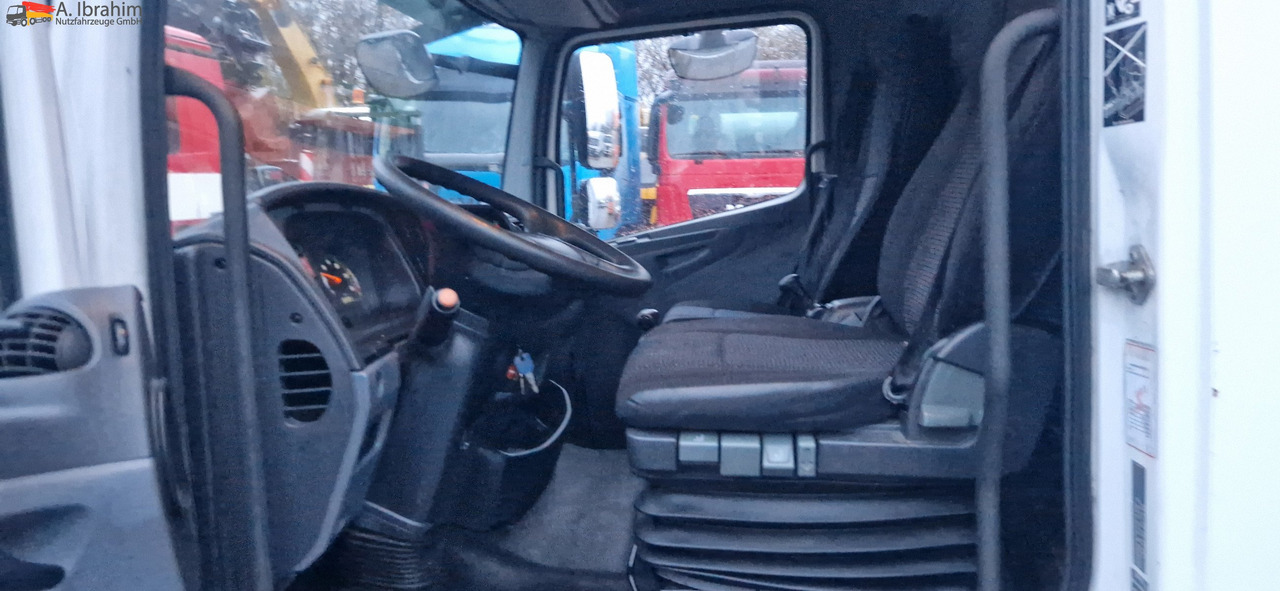 Mercedes-Benz 816 Koffer, LBW - Furgons ar slēgtā virsbūve: foto 4 Mercedes-Benz 816 Koffer, LBW - Furgons ar slēgtā virsbūve: foto 4